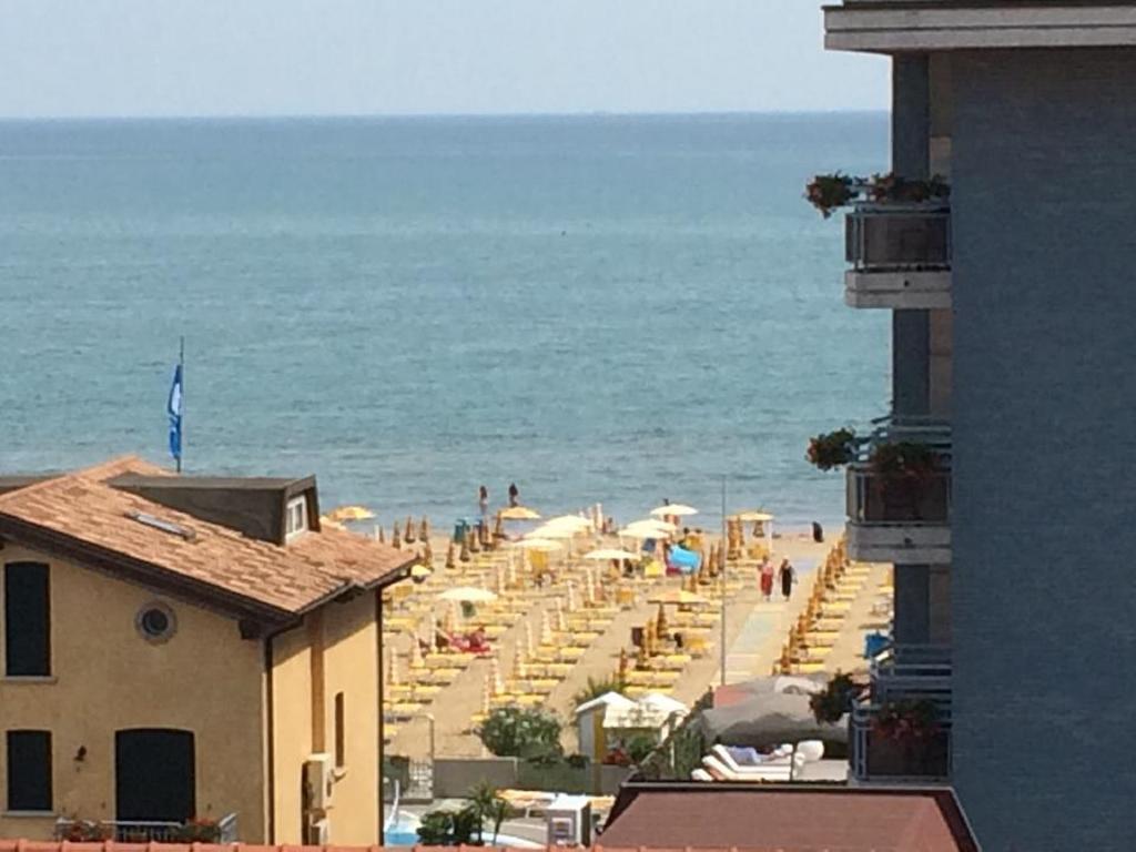 Hotel&Residence Al Mare Lido di Jesolo Exterior foto