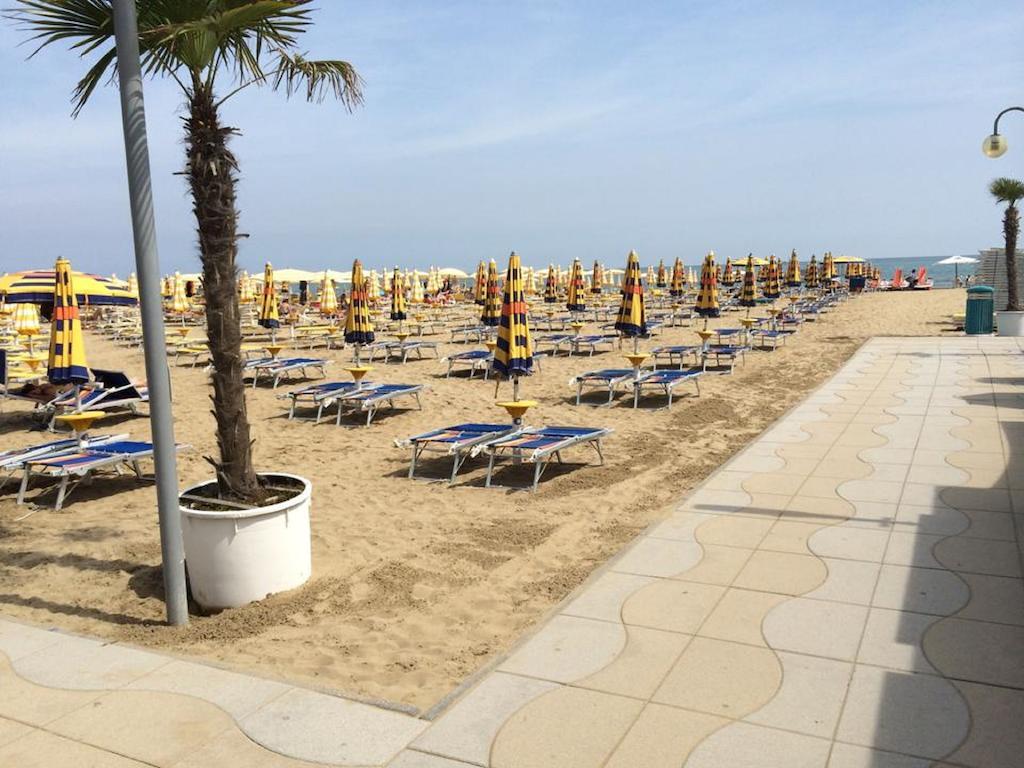 Hotel&Residence Al Mare Lido di Jesolo Exterior foto
