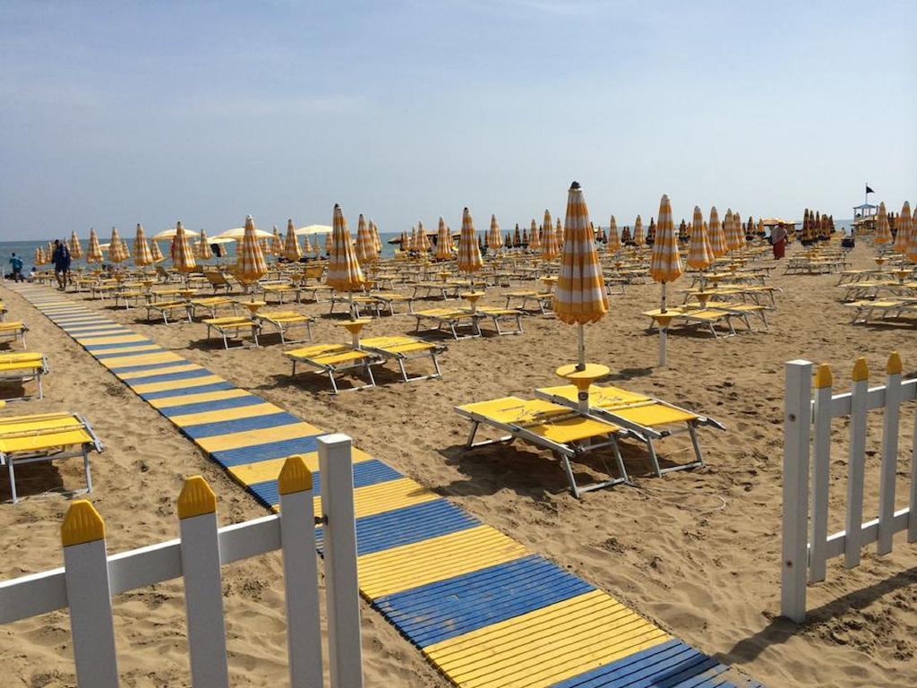 Hotel&Residence Al Mare Lido di Jesolo Exterior foto